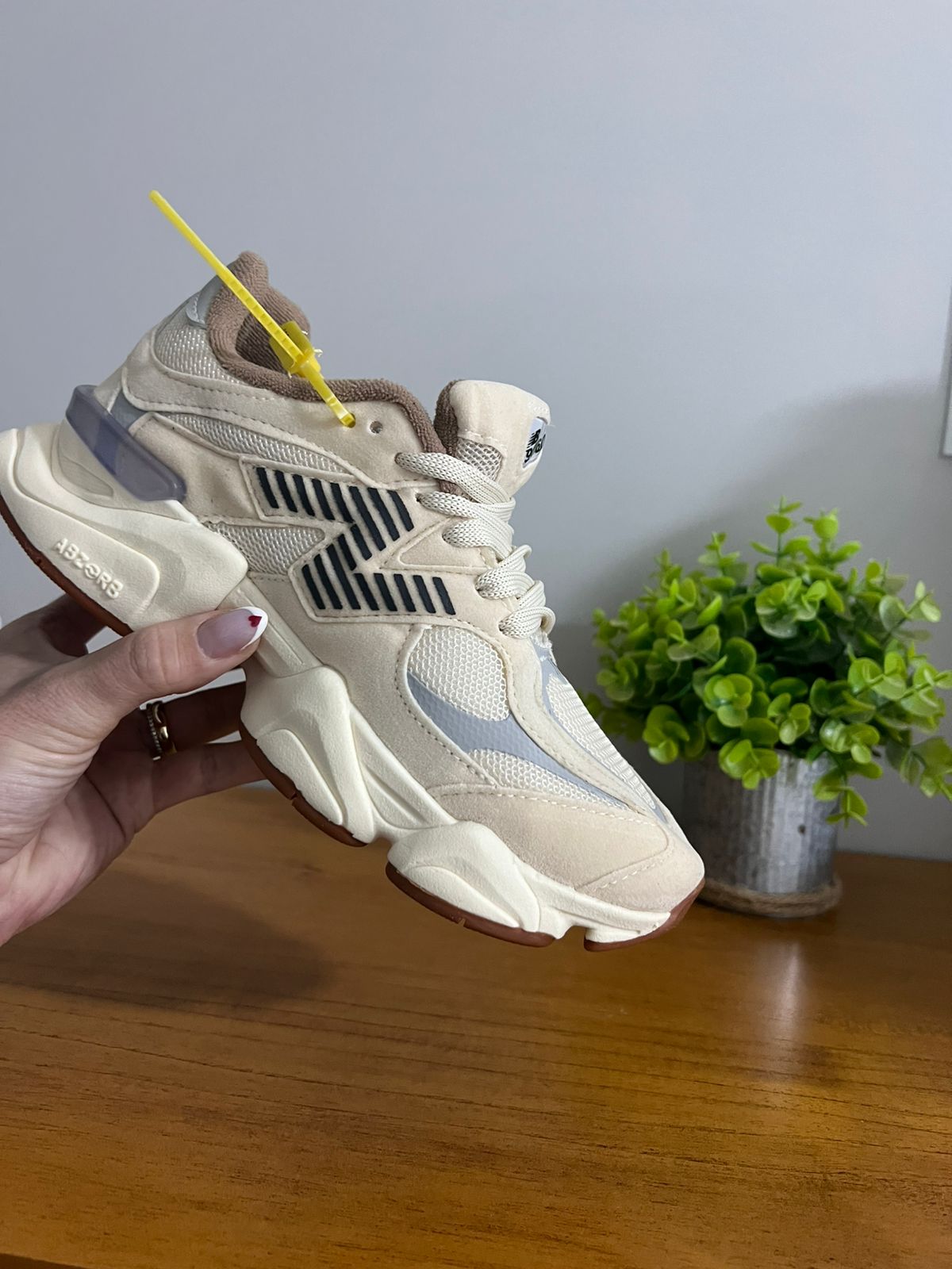 New Balance 9060 Bege