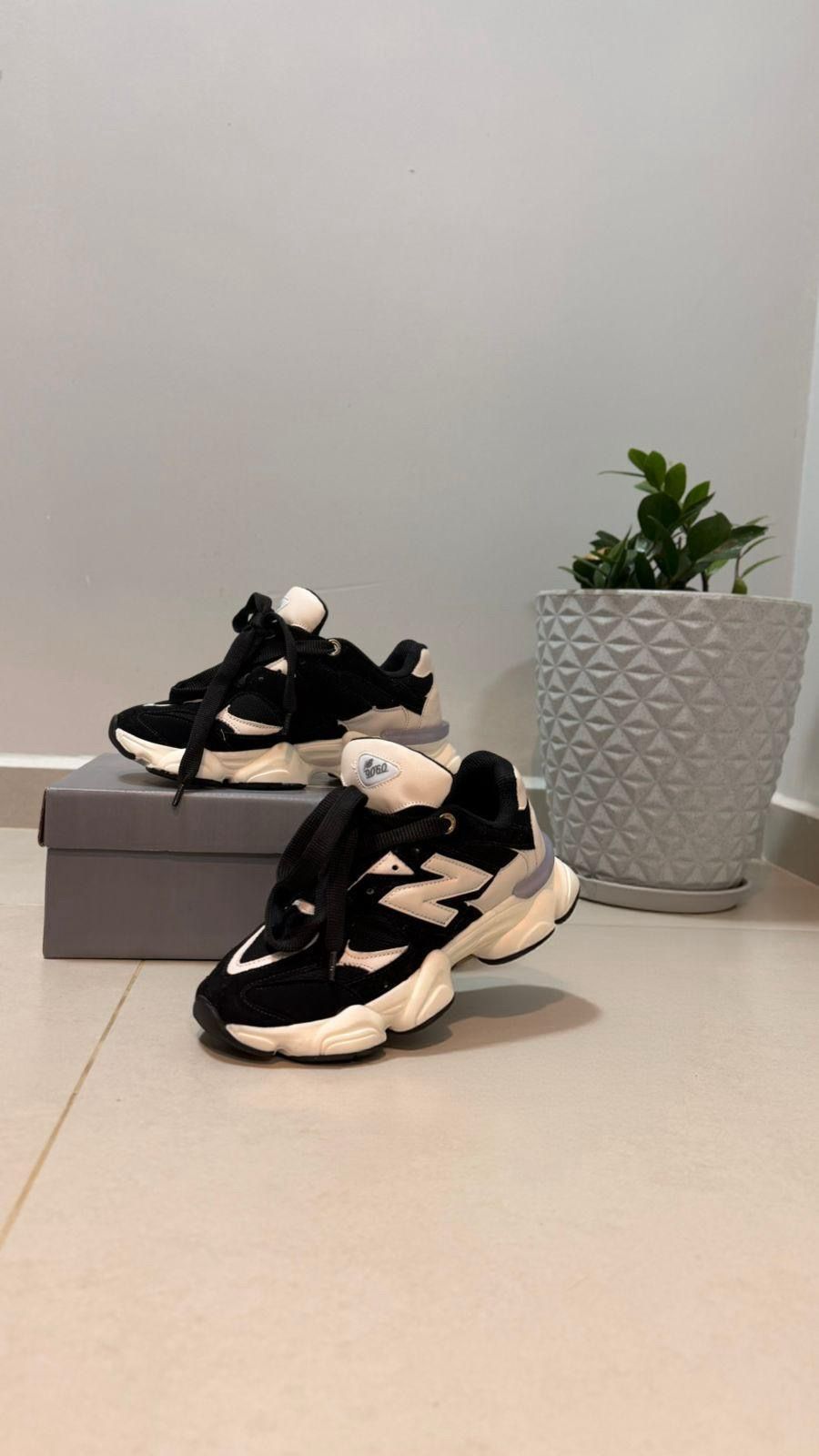 New Balance 9060 Preto/Branco